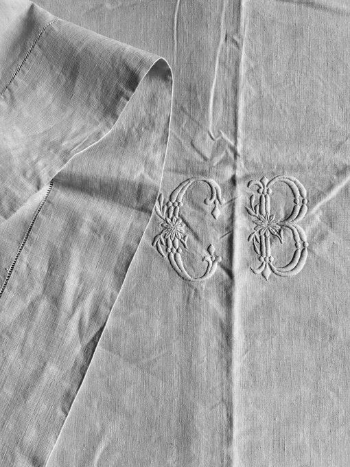 Ancien drap blanc en fil de lin, monogramme CB, grande dimension