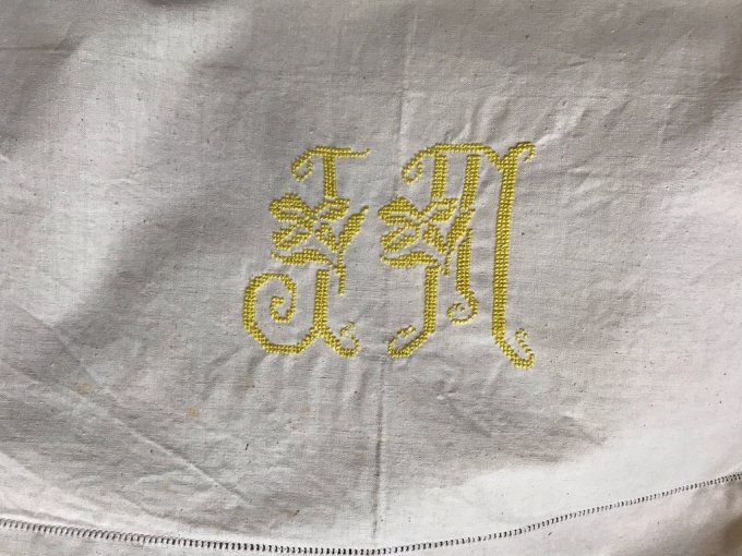 Ancien drap en métis, monogramme JM, Jamais utilisé !