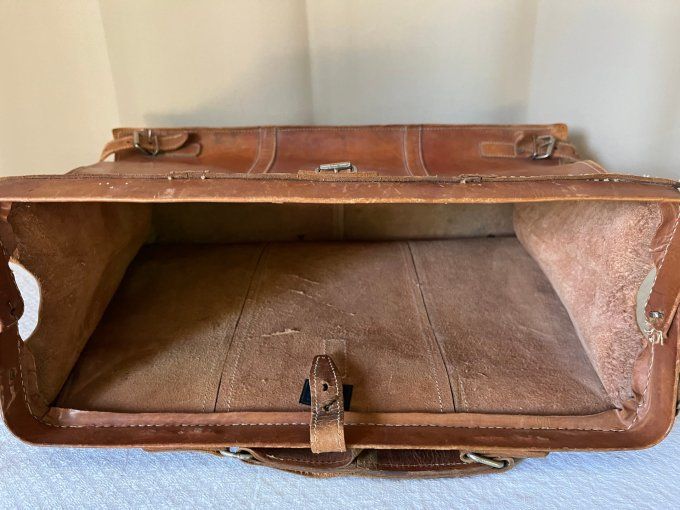 Ancien grand cartable de medecin en cuir marron