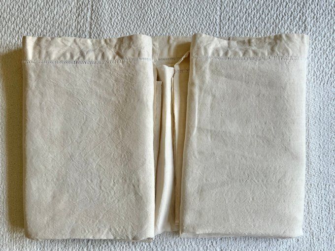 Ancien grand drap en métis brodé, monogramme DB
