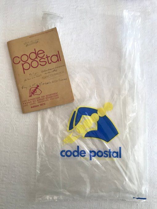 Ancien livret des postes et télécommunications, Code Postal de 1972 et une poche plastique