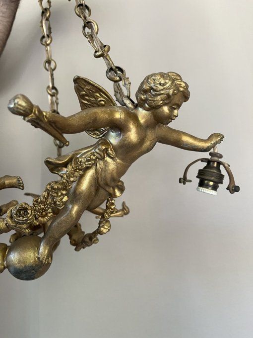 Ancien lustre aux angelots, 3 points lumineux en métal doré