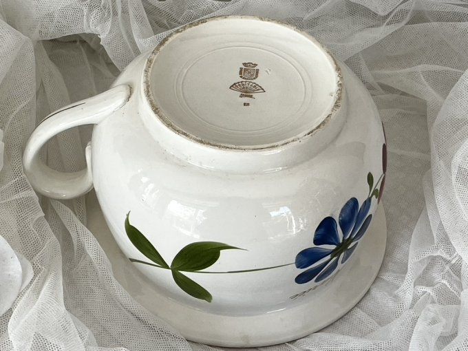 Ancien pot de chambre "À la mariée" en terre de fer - Digoin-Sarreguemines - Fin XIXe siècle