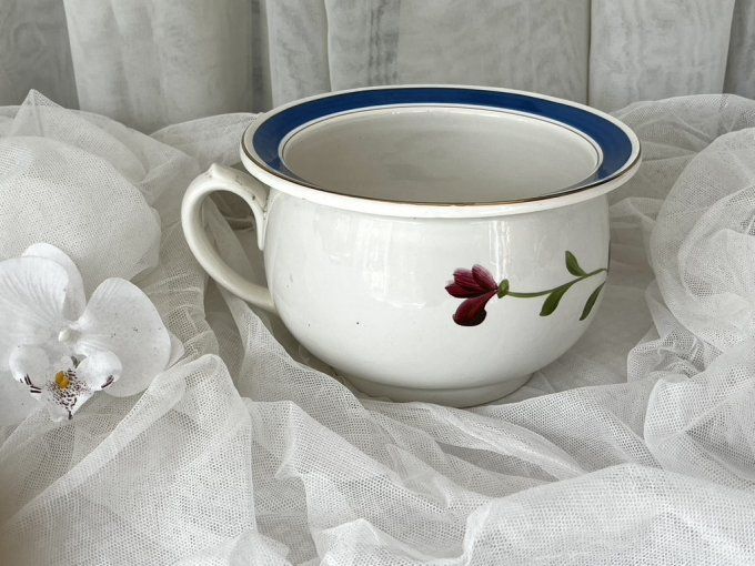 Ancien pot de chambre "À la mariée" en terre de fer - Digoin-Sarreguemines - Fin XIXe siècle