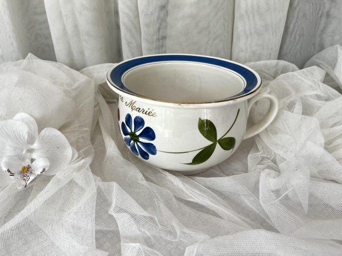 Ancien pot de chambre "À la mariée" en terre de fer - Digoin-Sarreguemines - Fin XIXe siècle
