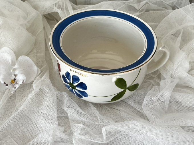 Ancien pot de chambre "À la mariée" en terre de fer - Digoin-Sarreguemines - Fin XIXe siècle