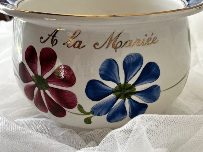 Ancien pot de chambre "À la mariée" en terre de fer - Digoin-Sarreguemines - Fin XIXe siècle