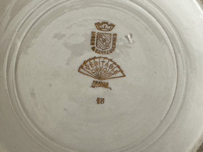 Ancien pot de chambre "À la mariée" en terre de fer - Digoin-Sarreguemines - Fin XIXe siècle