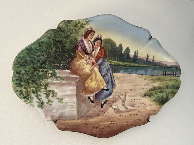 Ancienne assiette décorative, femmes bretonnes, porcelaine de Limoges William Guérin, début XXème