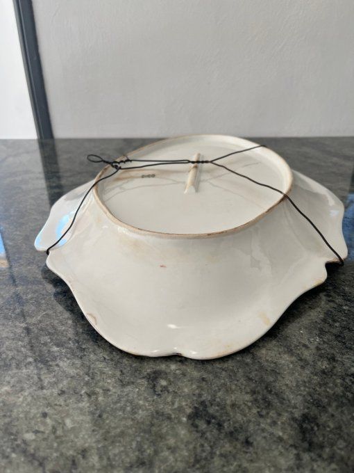 Ancienne assiette décorative, femmes bretonnes, porcelaine de Limoges William Guérin, début XXème