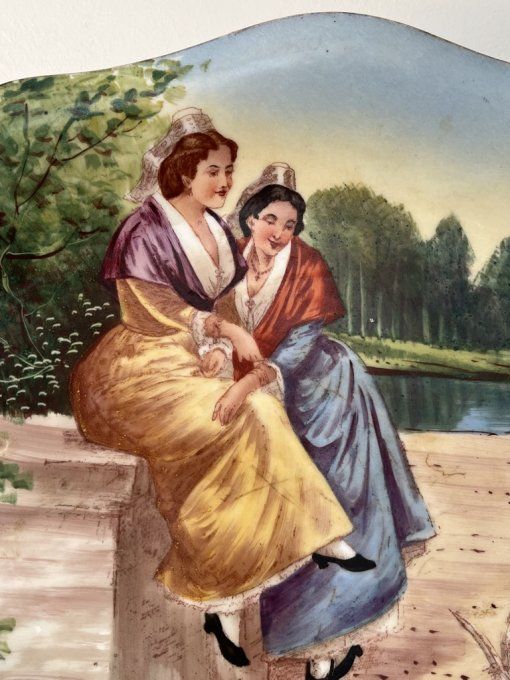 Ancienne assiette décorative, femmes bretonnes, porcelaine de Limoges William Guérin, début XXème