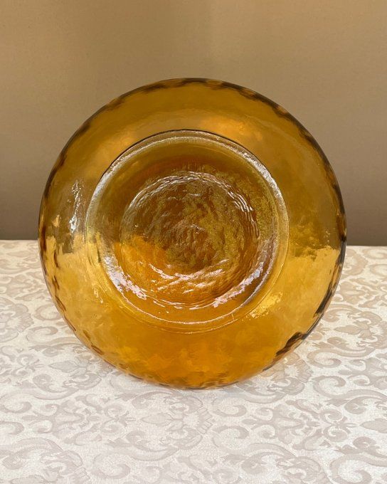 Ancienne carafe style Empoli en verre ambre à décor de croisillons