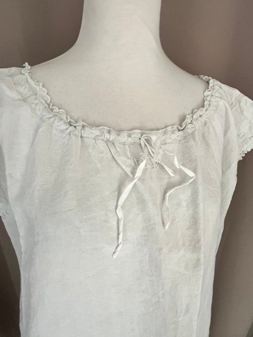 Ancienne chemise de nuit en métis, broderie festonnée, initiales FT, confort naturel, charme vintage