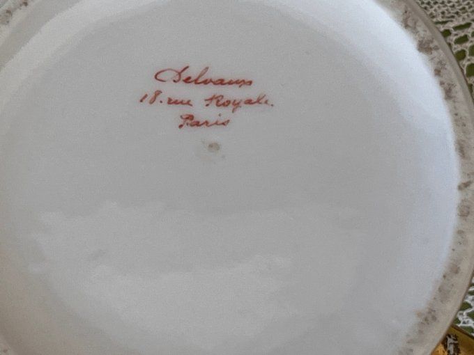 Ancienne chocolatière en porcelaine de la Maison Delvaux