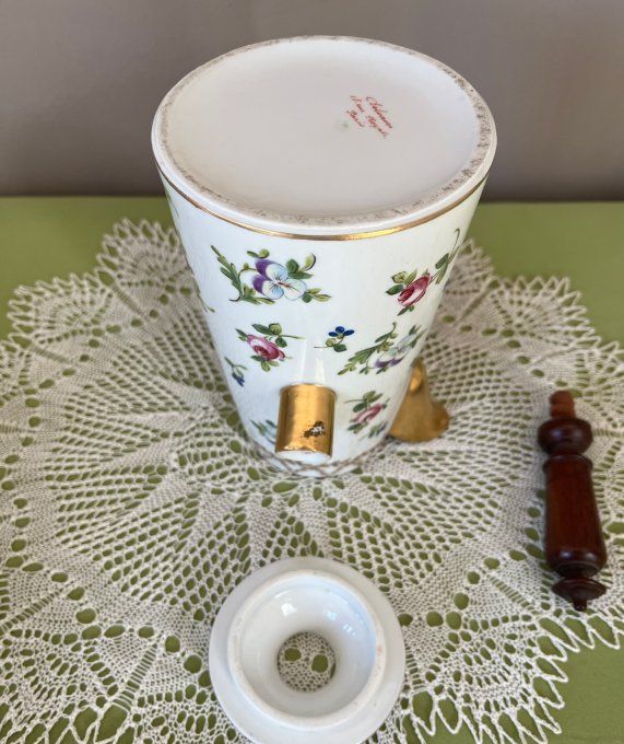 Ancienne chocolatière en porcelaine de la Maison Delvaux