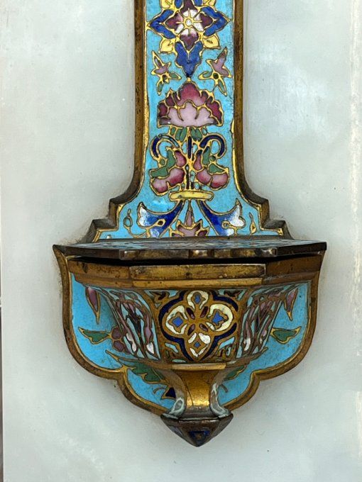 Croix avec benitier cloisonné sur marbre blanc