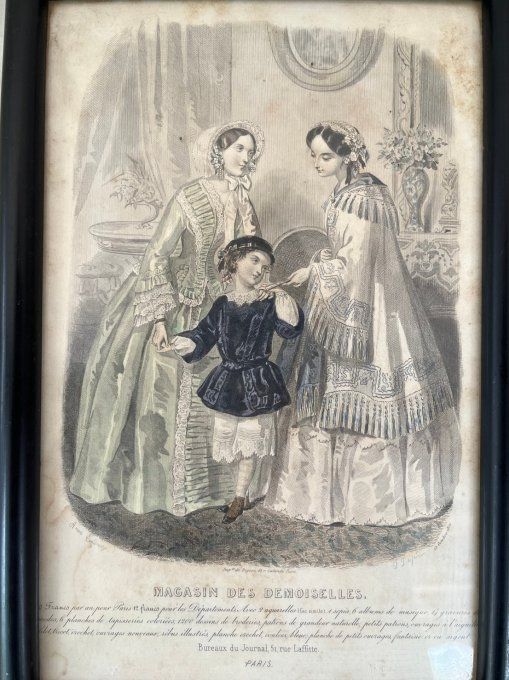 Ancienne gravure de mode du Magasin des Demoiselles, par Anais Toudouze, encadrée