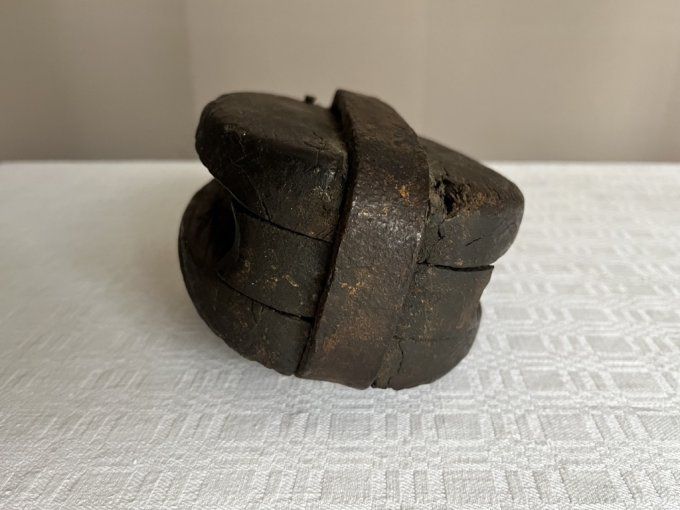Ancienne poulie de bateau en bois et fer forgé, Déco marine