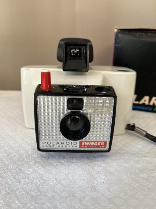 Appareil photo Polaroid Swinger Model 20 dans son carton d'origine, Vintage