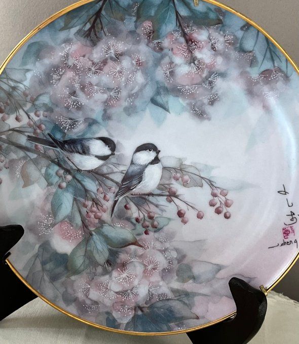 Assiette florale, « Song of the Cherry Blossom » – Le Chant des Fleurs de Cerisier