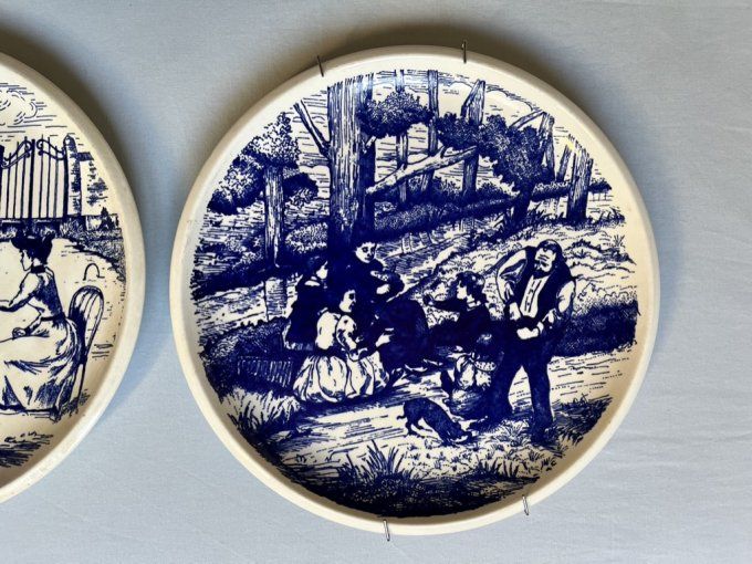 Assiettes murales, Boch Manufacture Royale La Louvière, Belgium,  style bleu de Delft