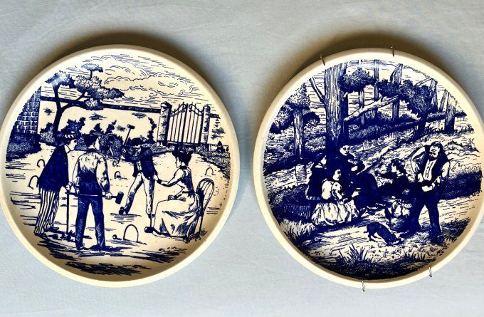 Assiettes murales, Boch Manufacture Royale La Louvière, Belgium,  style bleu de Delft