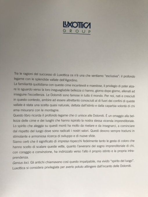 Livre en italien et en anglais, "Dolomiti, Cattedrali di roccia"  Massif de montagnes en Italie