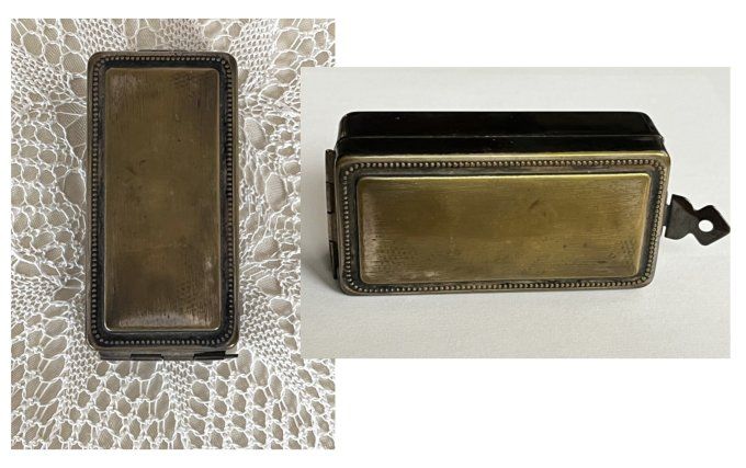 Boîte à savon de voyage ancienne en laiton - Intérieur céramique.