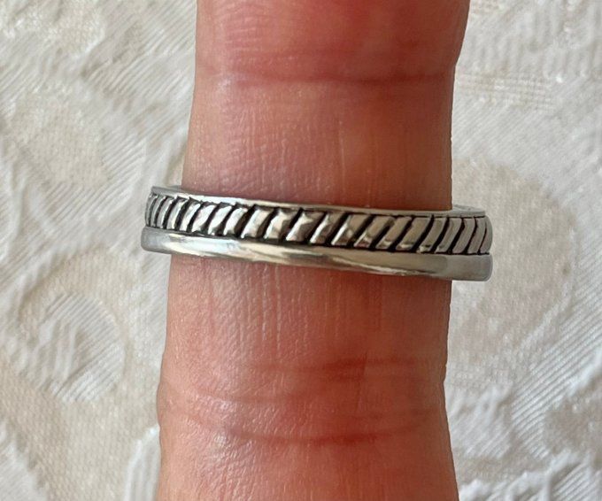 Bague anneau Fossil en acier inoxydable, motif torsadé, Neuve