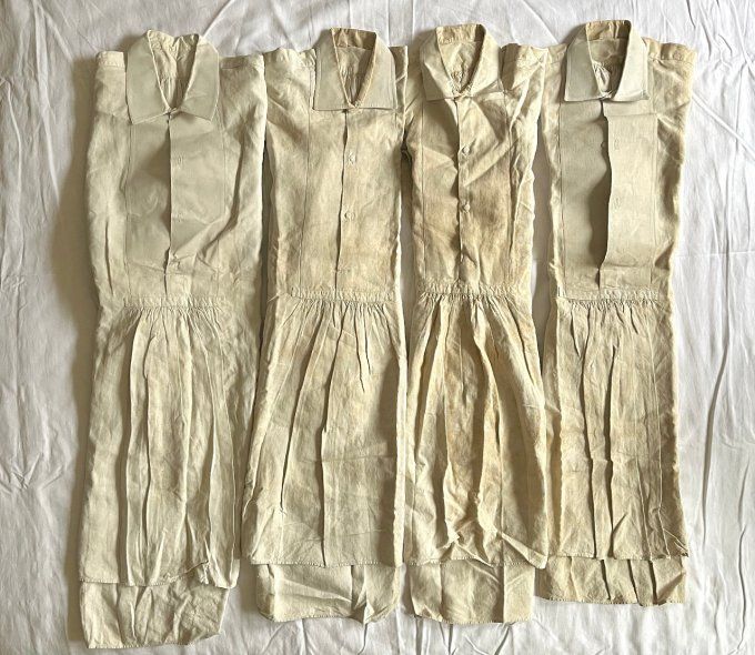 Biaude, Longue chemise ancienne en lin à col français, plis devant et dos