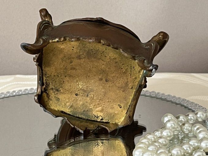 Boîte à bijoux en forme de fauteuil, Art Nouveau, Élégance d’antan