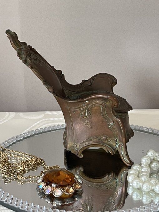 Boîte à bijoux en forme de fauteuil, Art Nouveau, Élégance d’antan