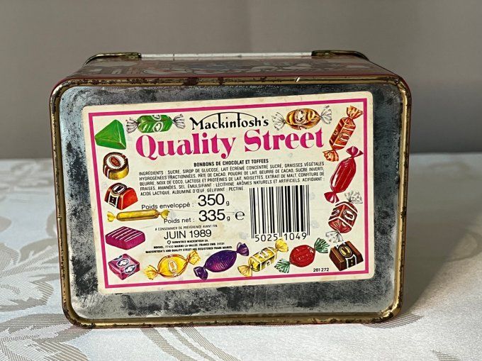 Boîte Métal vintage de Chocolats QUALITY STREET Mackintosh’s de 1989, Décor Calèche Anglaise