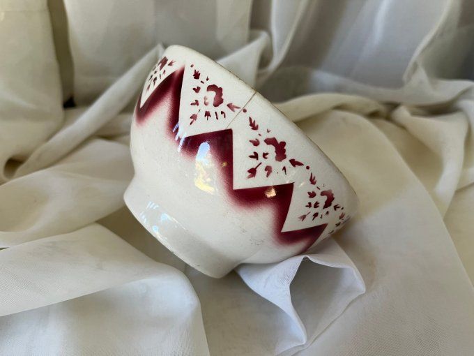 Bol Ancien en faïence "Granit" K.GY. Hungary - Motif floral rouge - Vaisselle Vintage Hongroise