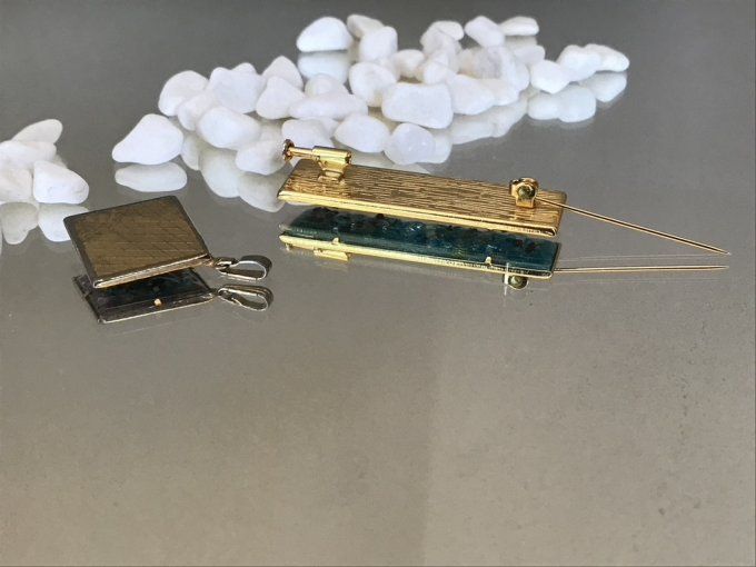 Broche et pendentif, multicouleurs