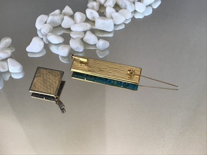 Broche et pendentif, multicouleurs