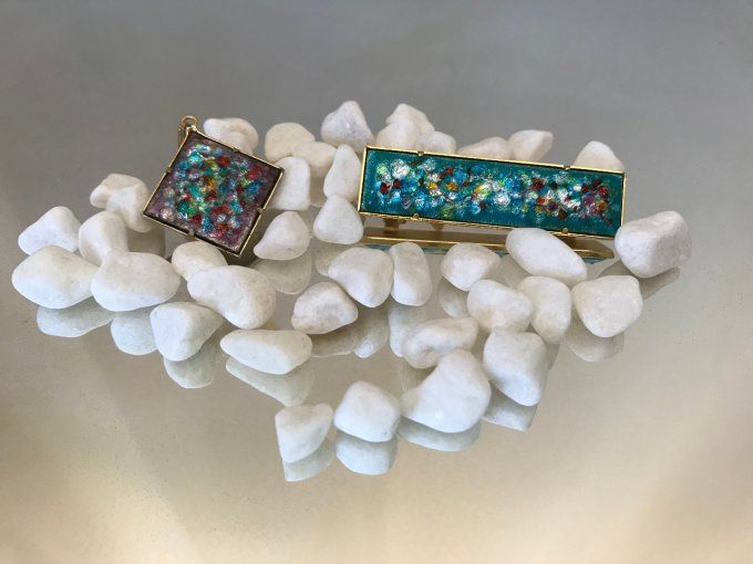 Broche et pendentif, multicouleurs