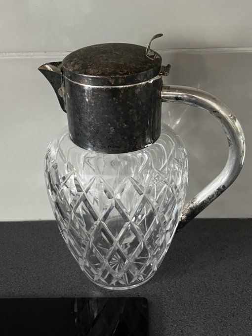 Carafe en cristal taillé et métal argenté avec tube rafraîchisseur en verre