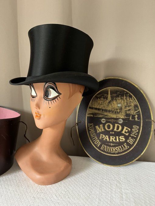 Chapeau, Haut de forme avec sa boite, Mode de Paris, Exposition universelle 1900
