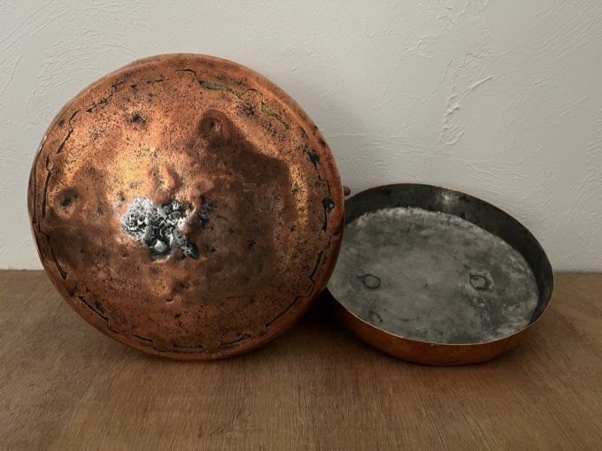 Chaudron en cuivre ancien, avec anse et couvercle – Objet déco