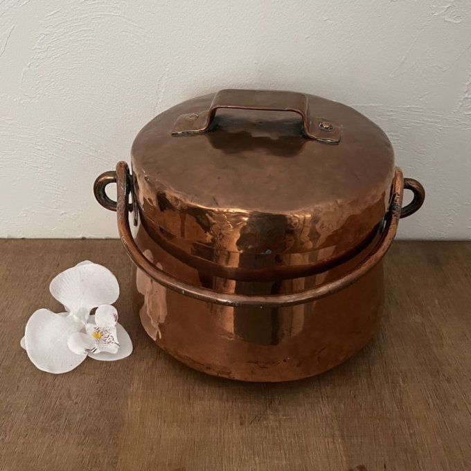 Chaudron en cuivre ancien, avec anse et couvercle – Objet déco