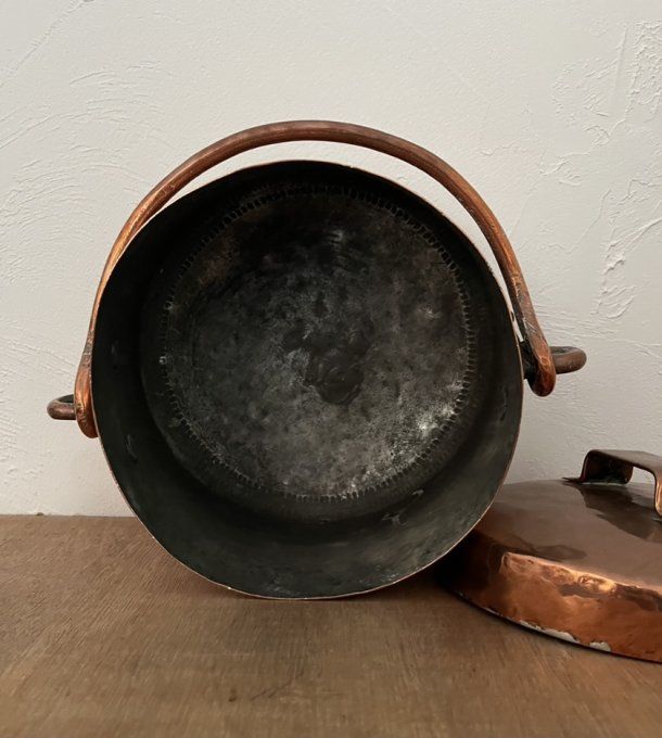 Chaudron en cuivre ancien, avec anse et couvercle – Objet déco