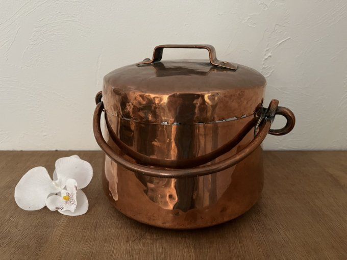Chaudron en cuivre ancien, avec anse et couvercle – Objet déco