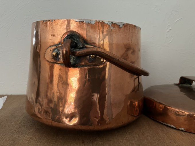 Chaudron en cuivre ancien, avec anse et couvercle – Objet déco