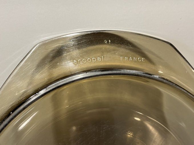 Cocotte vintage, en verre fumé,  Arcopal pour Shell