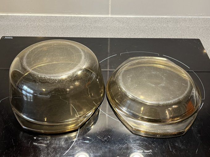 Cocotte vintage, en verre fumé,  Arcopal pour Shell