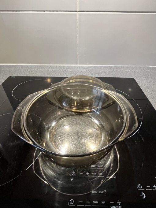 Cocotte vintage, en verre fumé,  Arcopal pour Shell