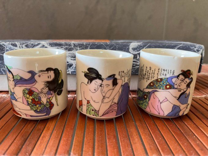 Coffret de 5 tasses à saké japonaises en faïence - Décor asiatique érotique Shunga - Neuf