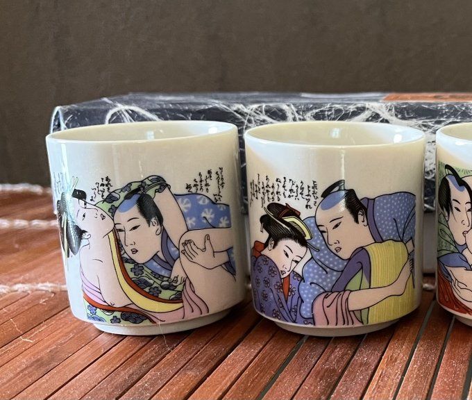 Coffret de 5 tasses à saké japonaises en faïence - Décor asiatique érotique Shunga - Neuf