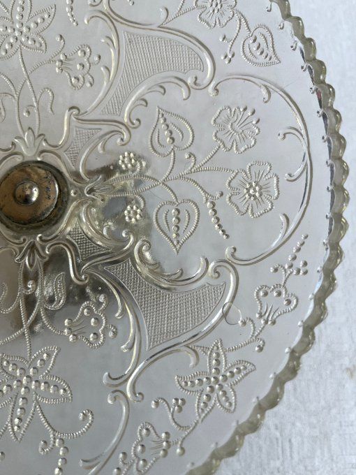 Coupe à fruit, centre de table en verre moulé-pressé à joli décor